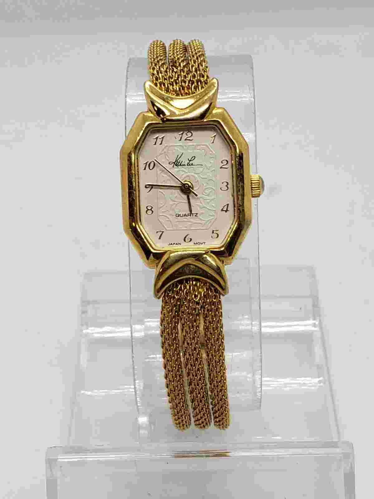 kathie lee lkl022kl Women's Gold Tone 19mm watch Needs A BATTERY