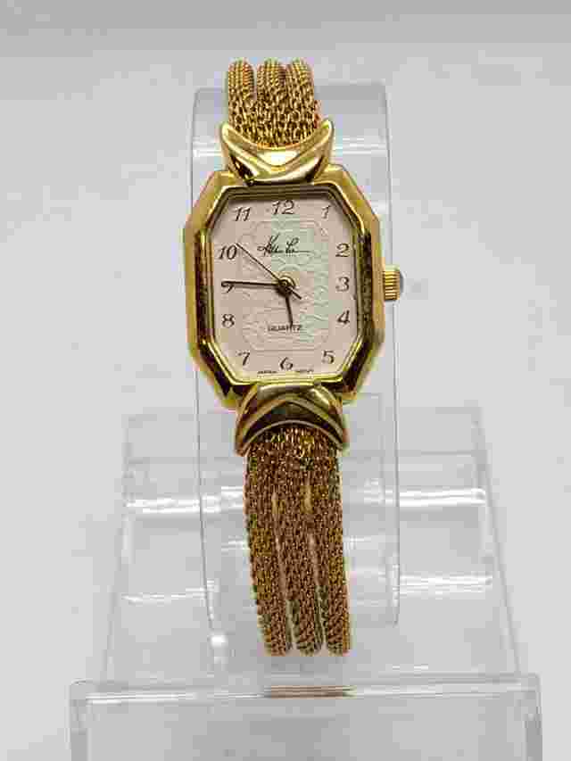 kathie lee lkl022kl Women's Gold Tone 19mm watch Needs A BATTERY