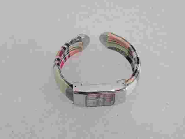 SUISSE C-562 QUARTZ PLAID DESIGN WATCH JAPAN MOVEMENT *NEEDS BATTERY*