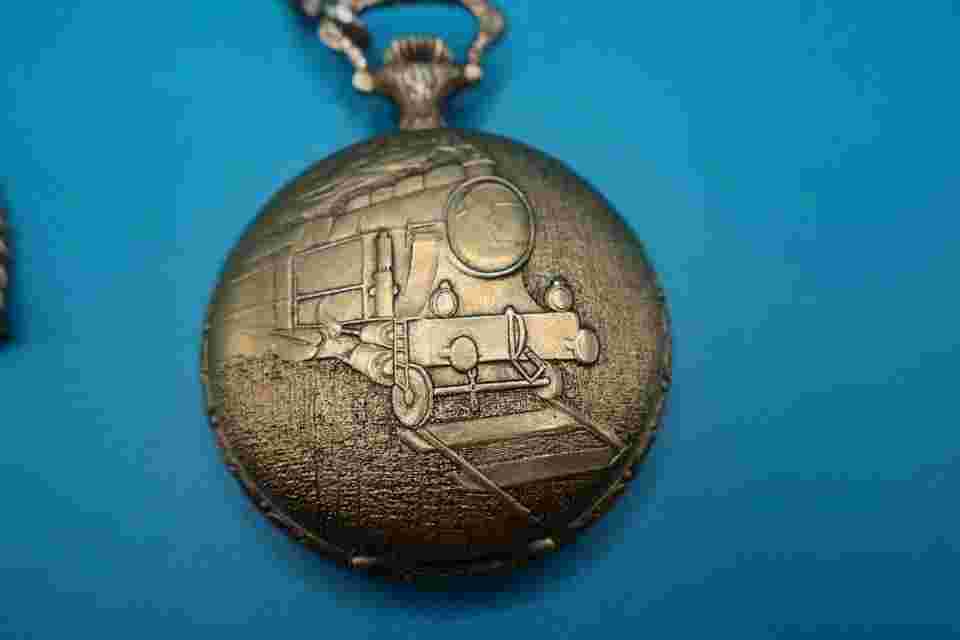 VINTAGE DORSET LOCOMOTIVE RAILROAD TRAIN POCKET WATCH MECHANICAL SWISS MADE