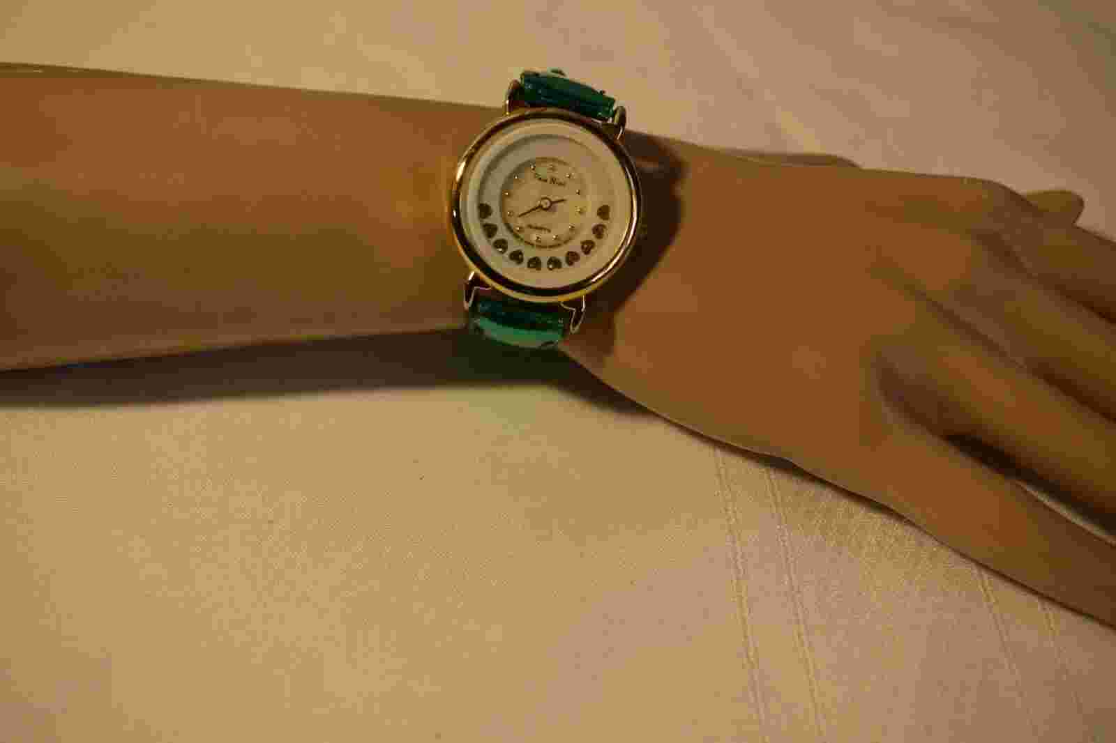 Pierre Nicol Quartz Watch Swiss Parts Hong Kong Assembled Leather Band Hearts