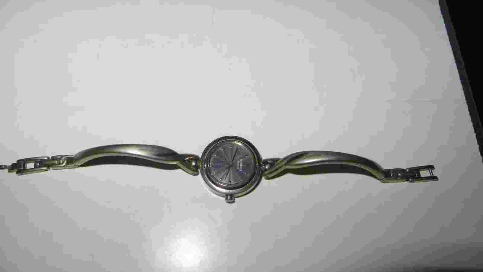 Vintage '80 NORIKO Japan NJ-7012 L Girl wristwatch Ronda Swiss Quartz movement
