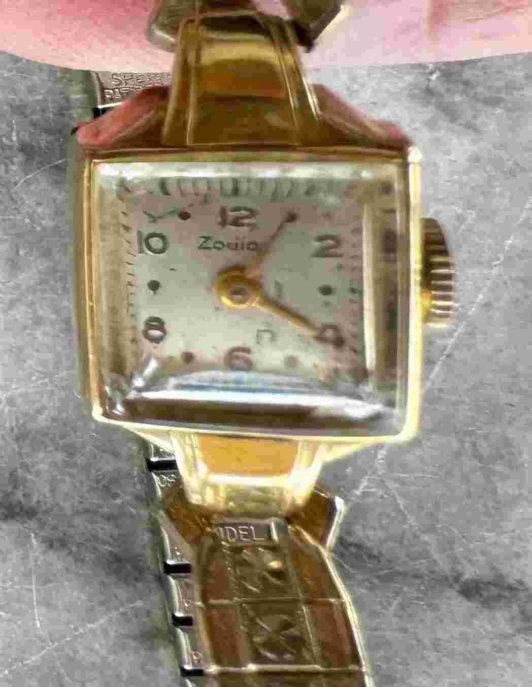 Vintage Zodiac Ladies 14K Gold Watch - Speidel Band