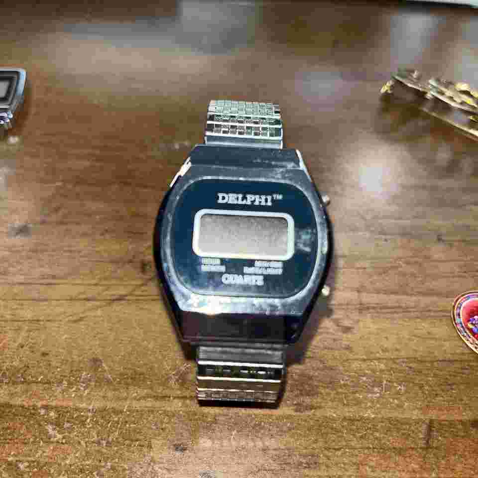 Vintage Delphi VIII Digital Wristwatch Watch Hour Min Date Sec 6.25" StretchBand