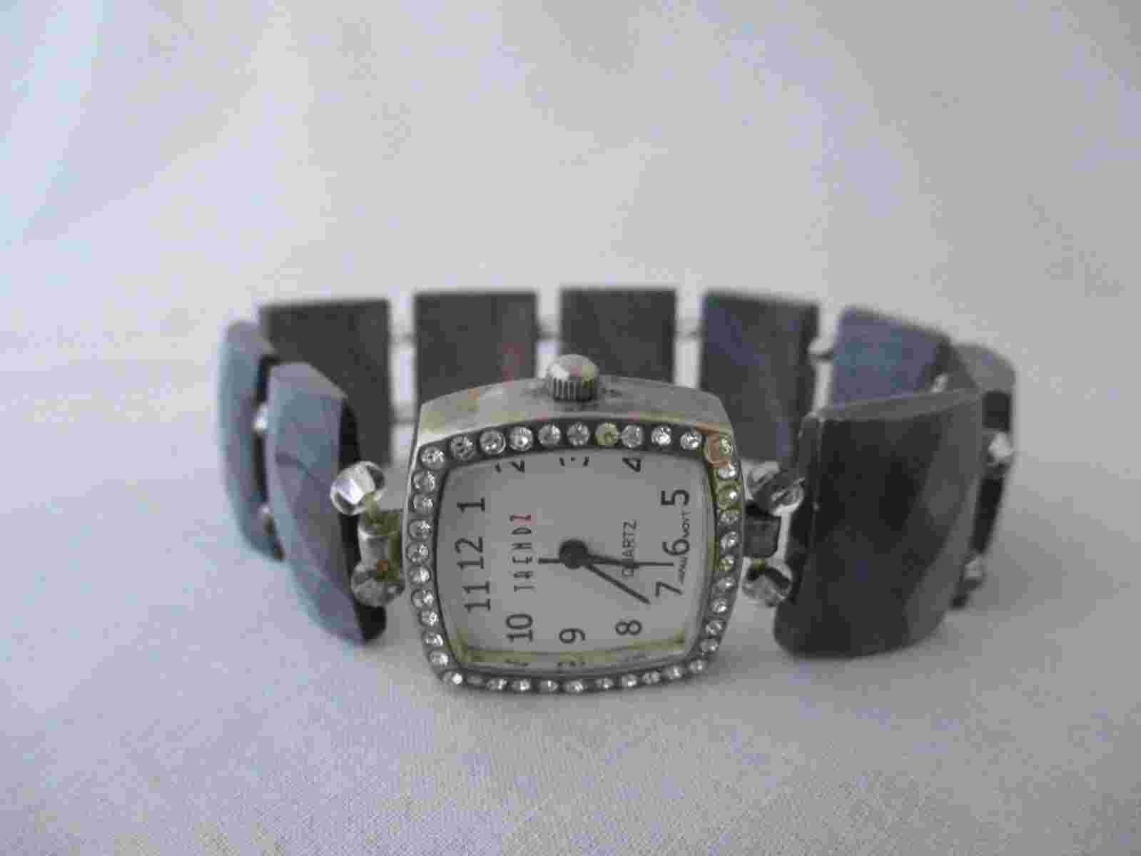 Trendz Women's Analog Bracelet Band Watch