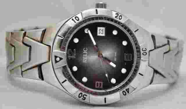 Relic by Fossil Men’s Stainless Bracelet Watch w/Date Black/Silver Dial ZR11607