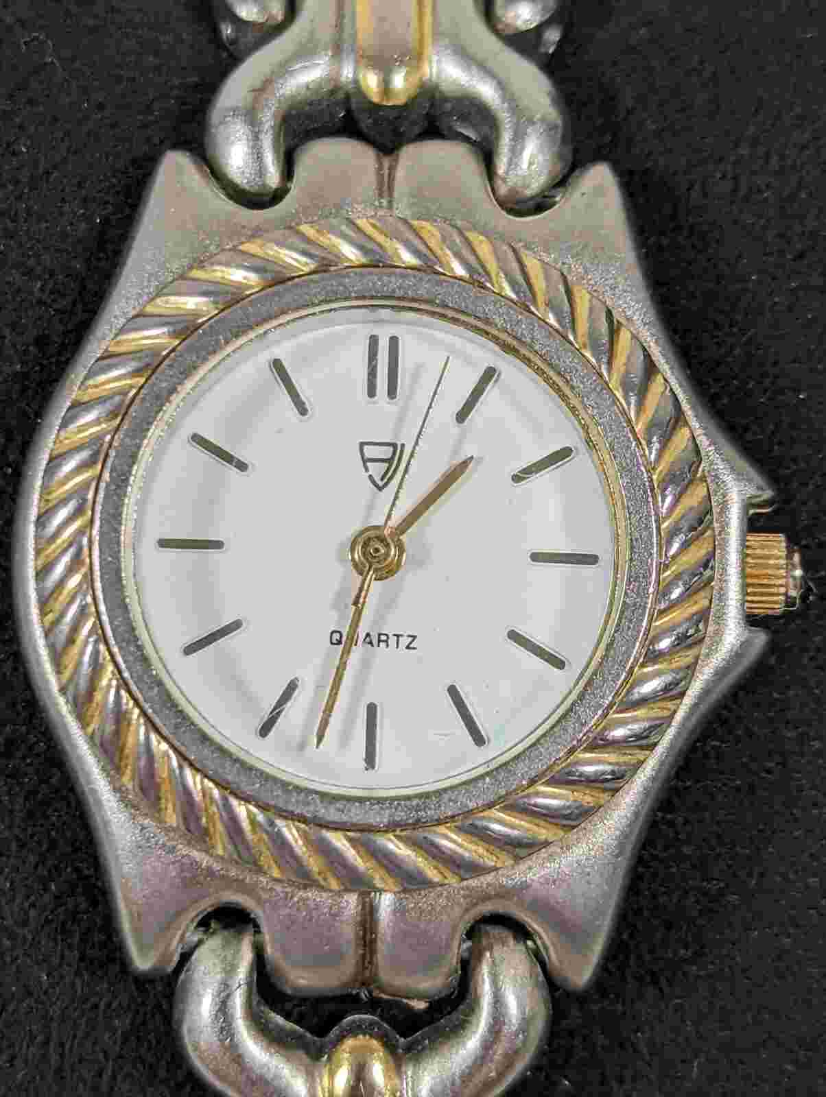 Alexander Julian White Dial Silver Tone Case Two Tone Link Bracelet Band Watch