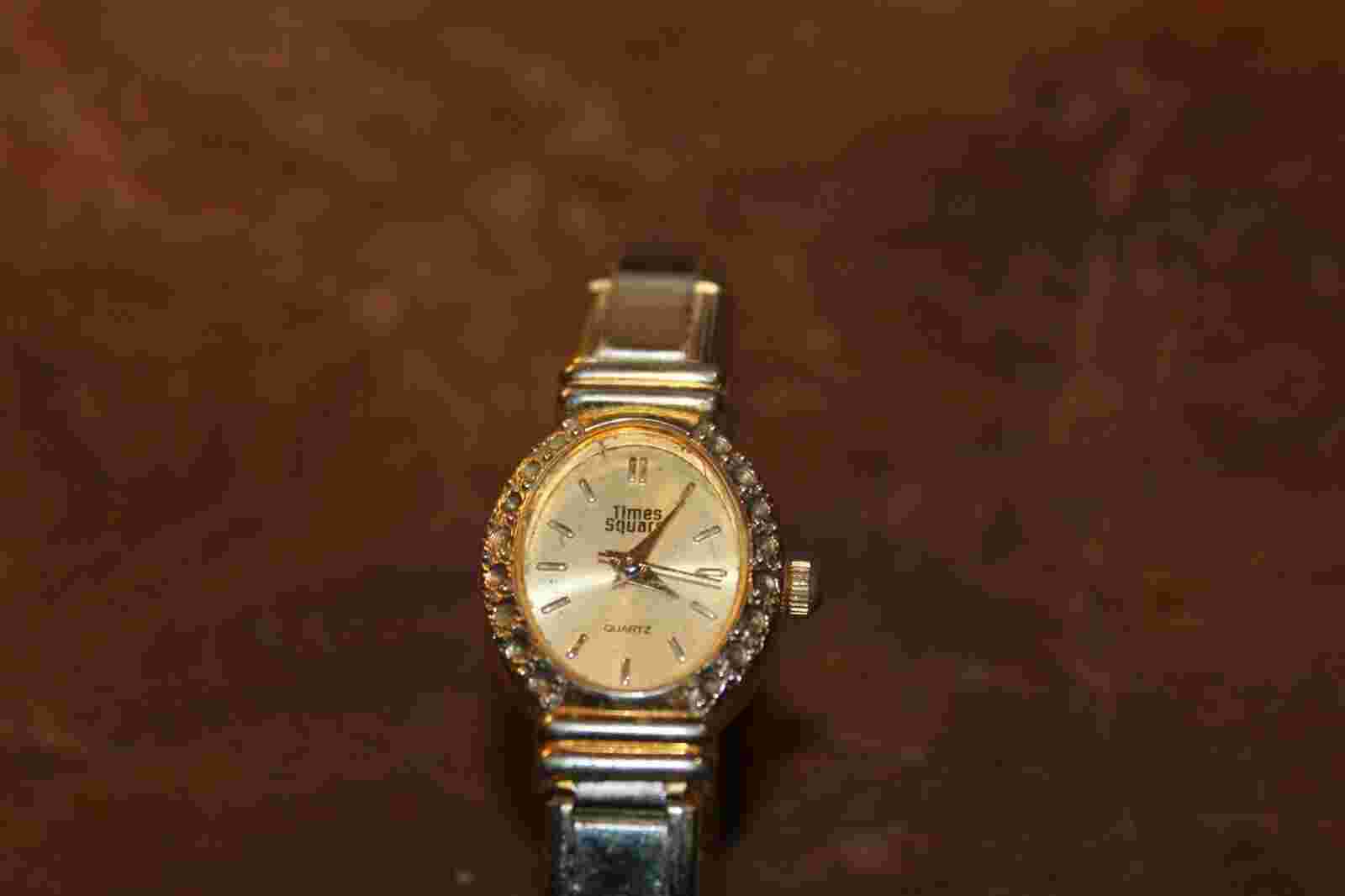 Vintage Times Square Quartz Ladies Wrist Watch For Parts or Repairs