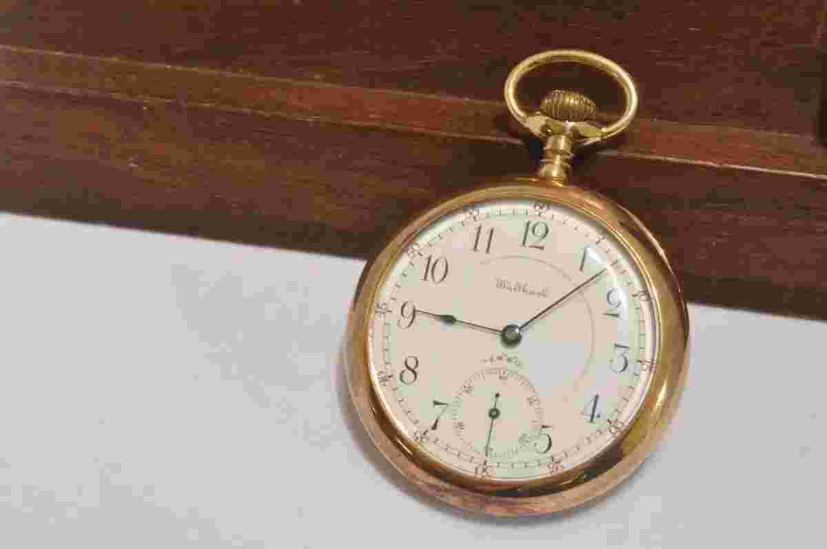 Solid Gold Waltham Riverside Maximus Diamond Pocket Watch 21 Jewels 16 Size F/S