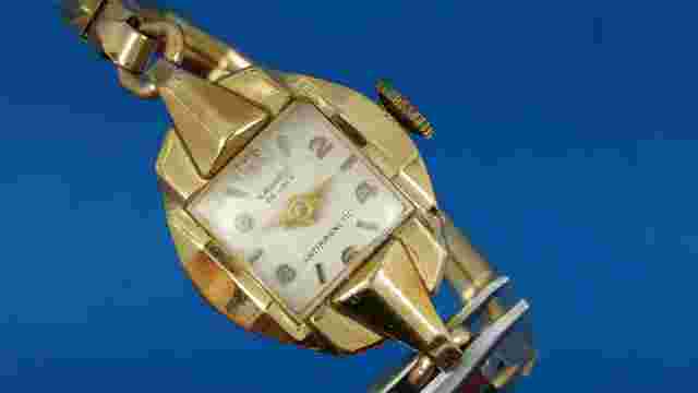 VINTAGE  10K  R.G.P NAVARRE DELUXE WATCH * WORKING GOOD