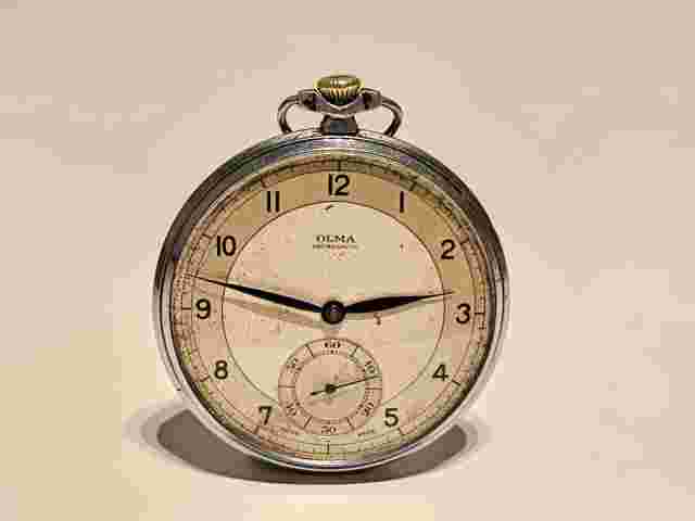 VINTAGE WW2 ERA RARE SWISS  MEN'S TWO TONE DIAL OPEN FACE POCKET WATCH "OLMA"