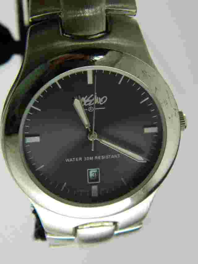 MEN'S MOSSIMO WATCH GREY DIAL/  DATE/SILVER TONE CASE AND BRACELET