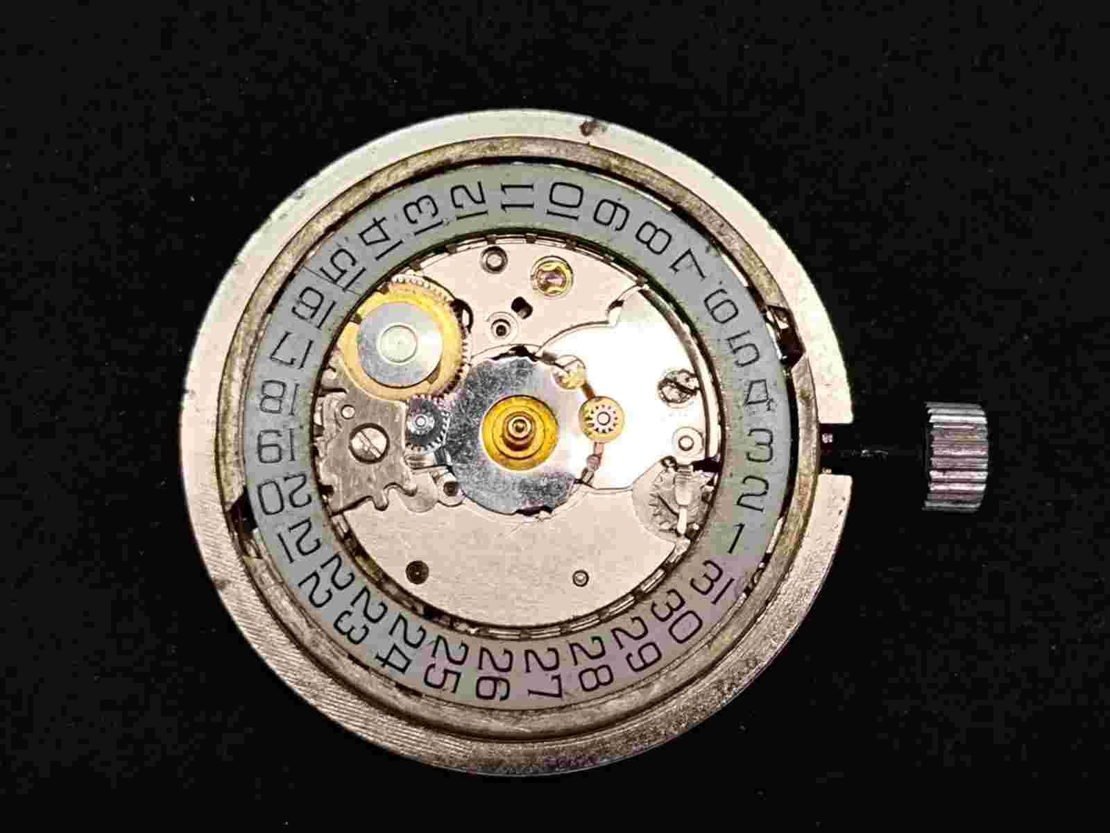 WESTERN AUTOMATIC MOVEMENT CAL NO.-ETA-2872 CROWN AT-3 O'CLOCK DATE ON-3 B-607