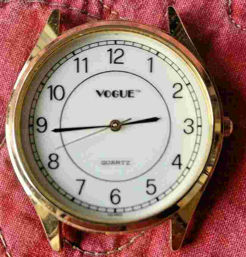 Vogue Quartz Wristwatch VG 7002 Japan Movt. 321-AL21. Battery. Keeps Time.