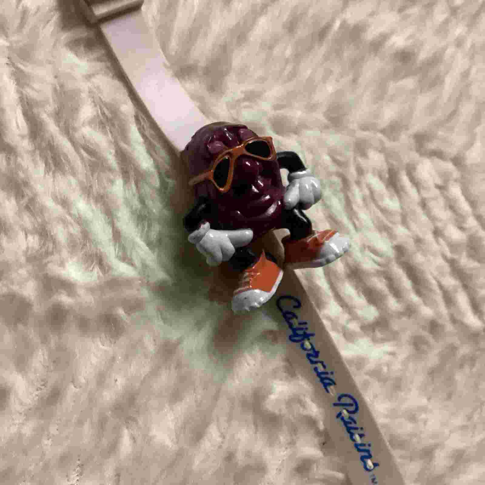 Vintage 1988 The California Raisins Collectible Nelsonic LCD Plastic Wrist Watch