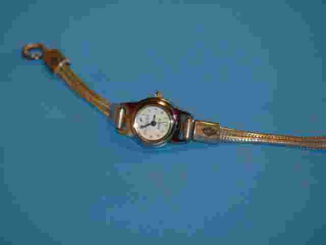 Vintage Women's Peyote Bird Designs Santa Fe Analog Watch Silver Band & Toggle