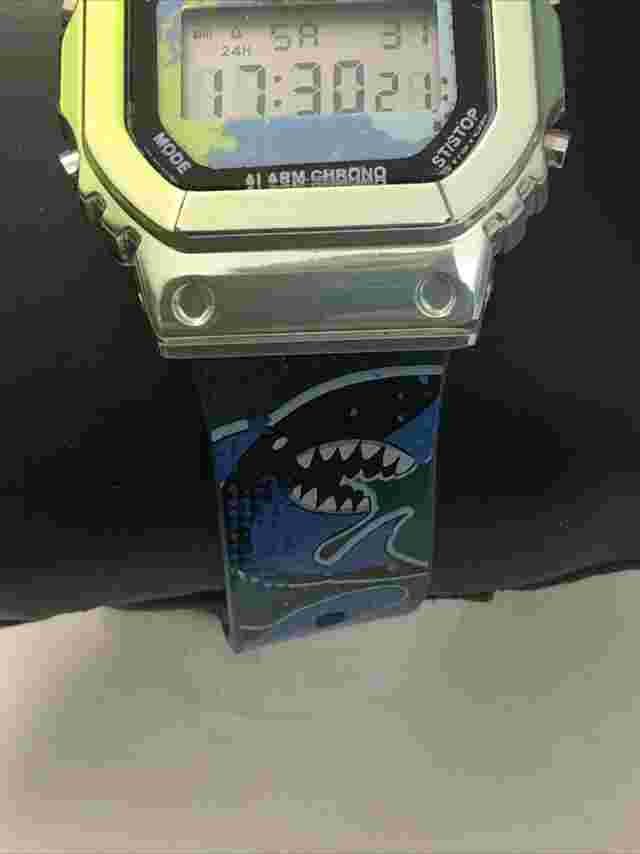 LCD Shark Watch NEW BATTERY