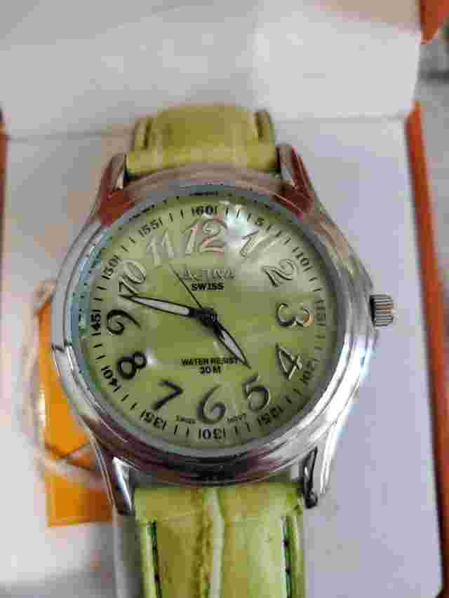Activa swiss watch Water Resistant Lime Green NWT NEW BATTERY