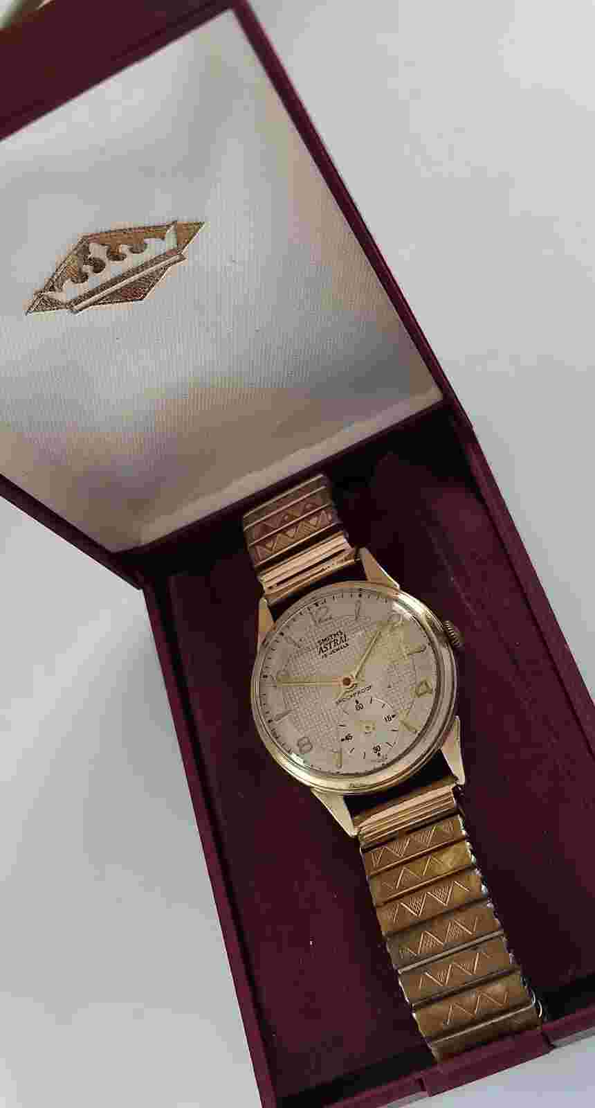 17 JEWELS MADE IN ENGLAND SMITHS ASTRAL 9CT  GOLD MEN'S WIND UP VINTAGE WATCH