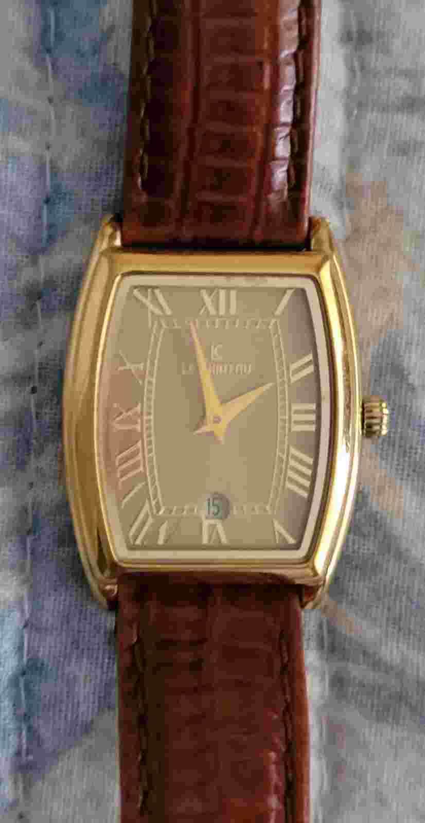 LADIES LE CHATEAU 2620L GOLD TONE WATCH- DATE- WATER RESIST-WORKS- NEEDS BATTERY