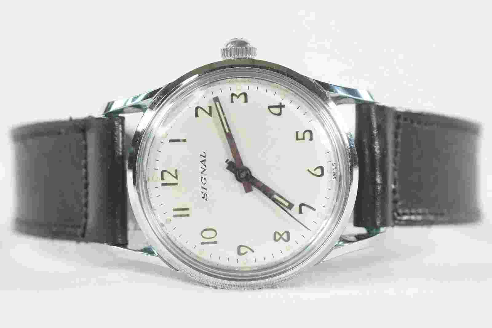 Signal Swiss Made Men's Watch, Mechanical Wind 31mm Signal Wristwatch 1122-8203