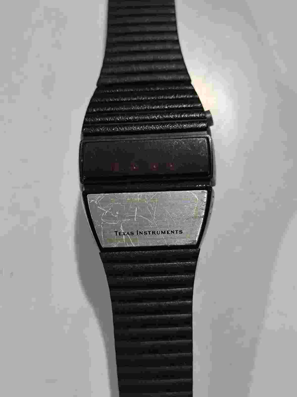 Texas Instruments Vintage Men's Quartz Digital Watch Collectable Works