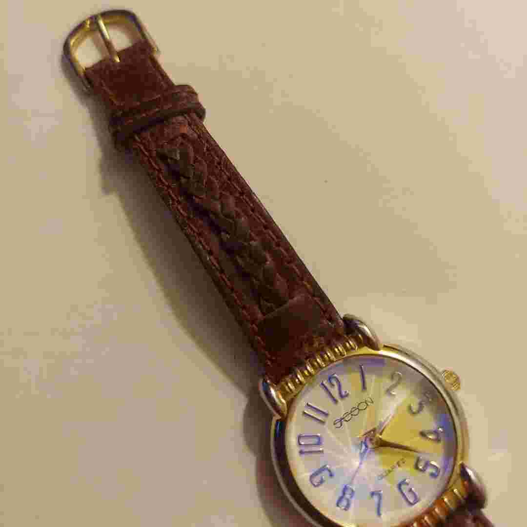 Sasson quartz gold tone watch women's brown genuine leather band needs battery