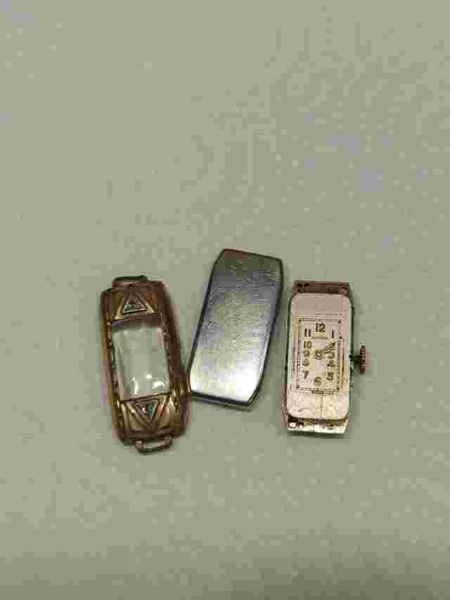 Vintage Banner Watch Ladies Art Deco 27.3 Mm X 13 Mm Pioneer Case For Parts Only