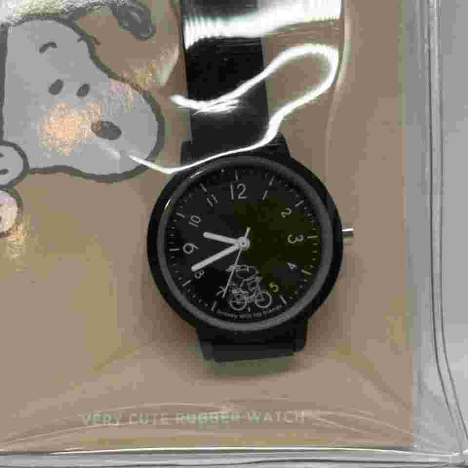 Snoopy Peanuts Rubber Watch Black Fashionable No Battery from Japan