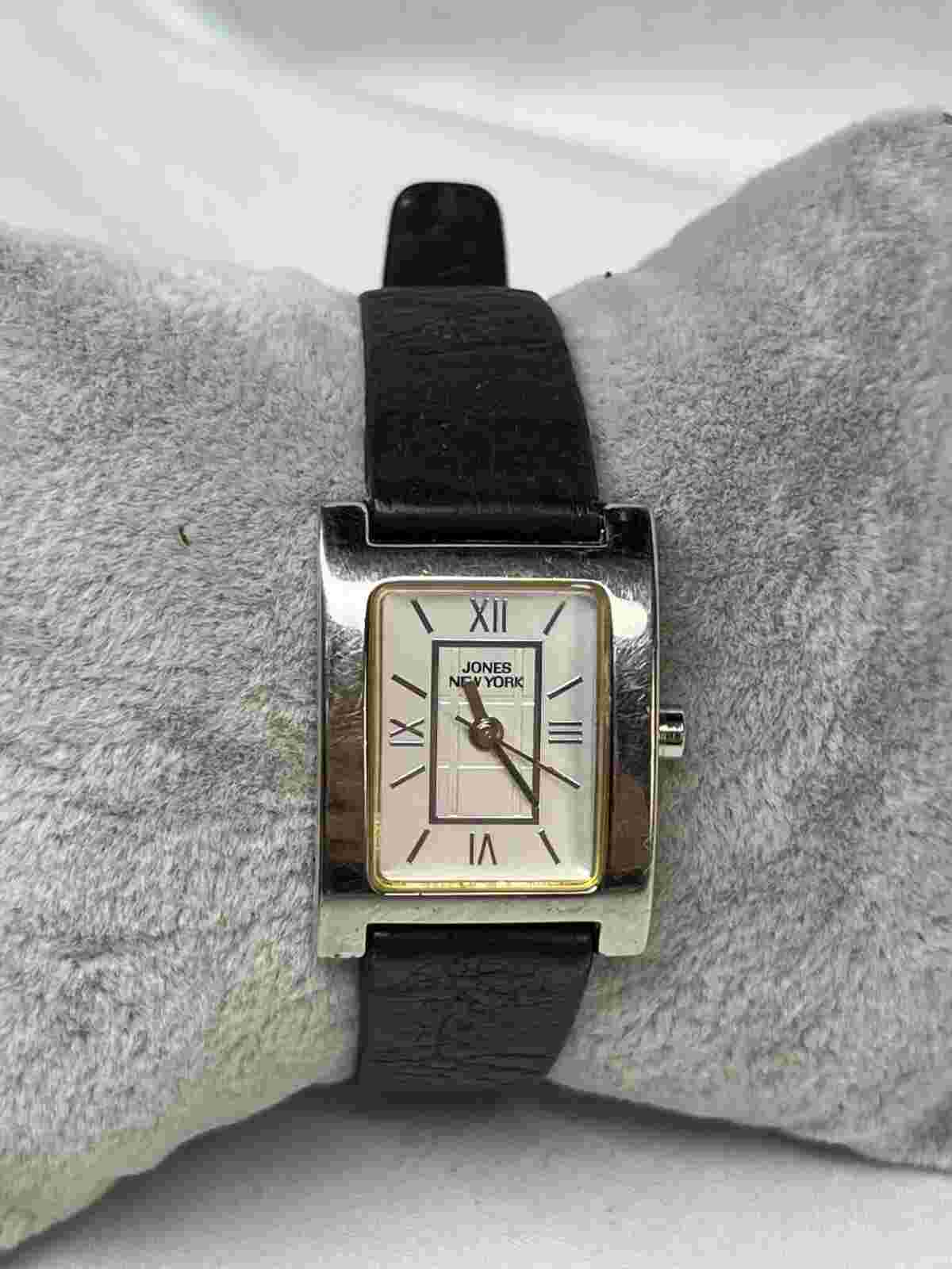 Ladies Jones New York Silver Tone Quartz Watch New Battery