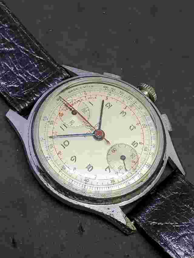 1950s Helbros Two Registers Top & Bottom Telemetre Chrono with Three Colors Dial