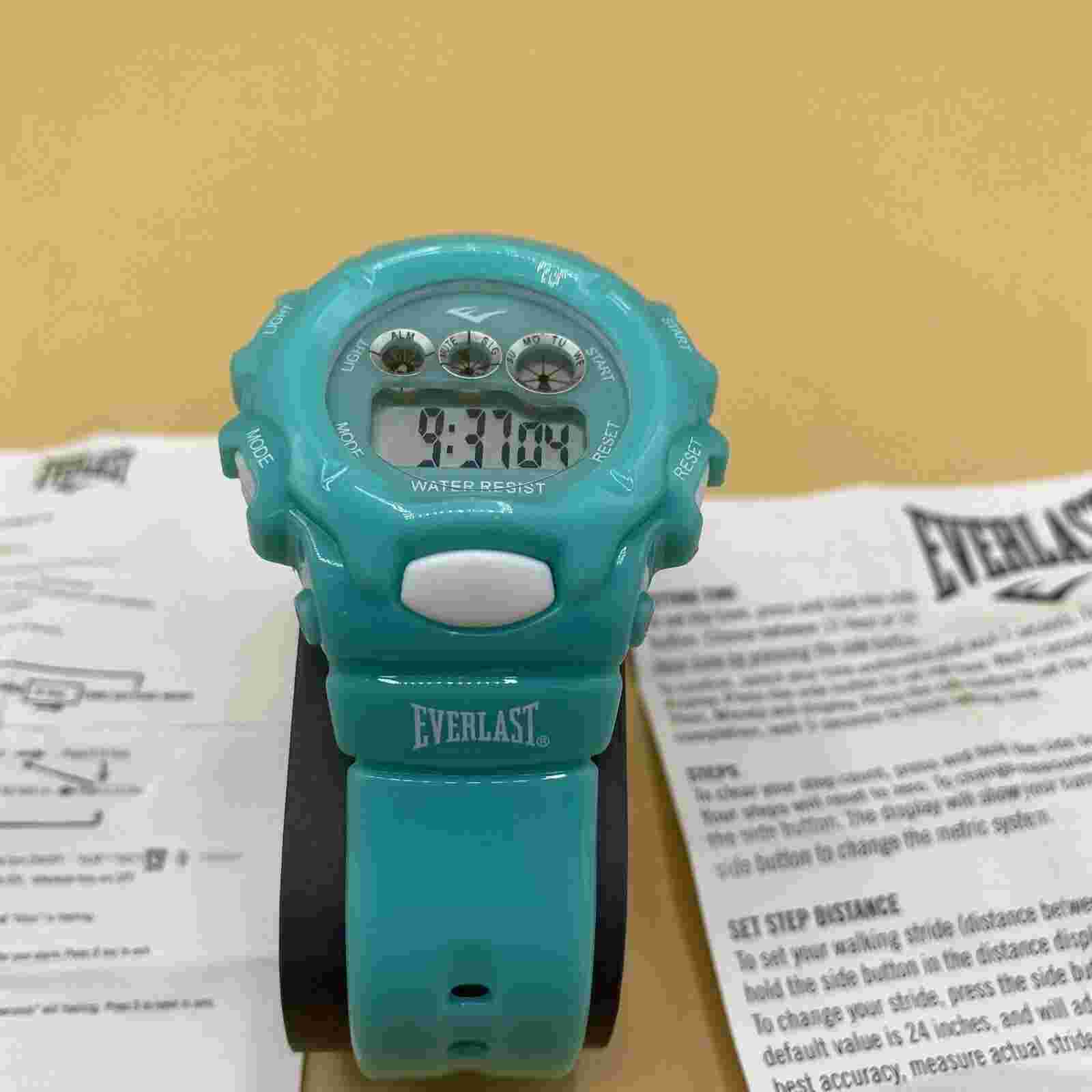 Everlast Digital Sports Watch Plastic Band - Aqua Blue - Works Great!!