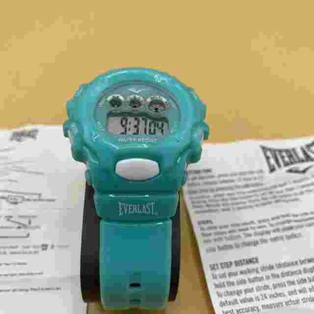 Everlast Digital Sports Watch Plastic Band - Aqua Blue - Works Great!!