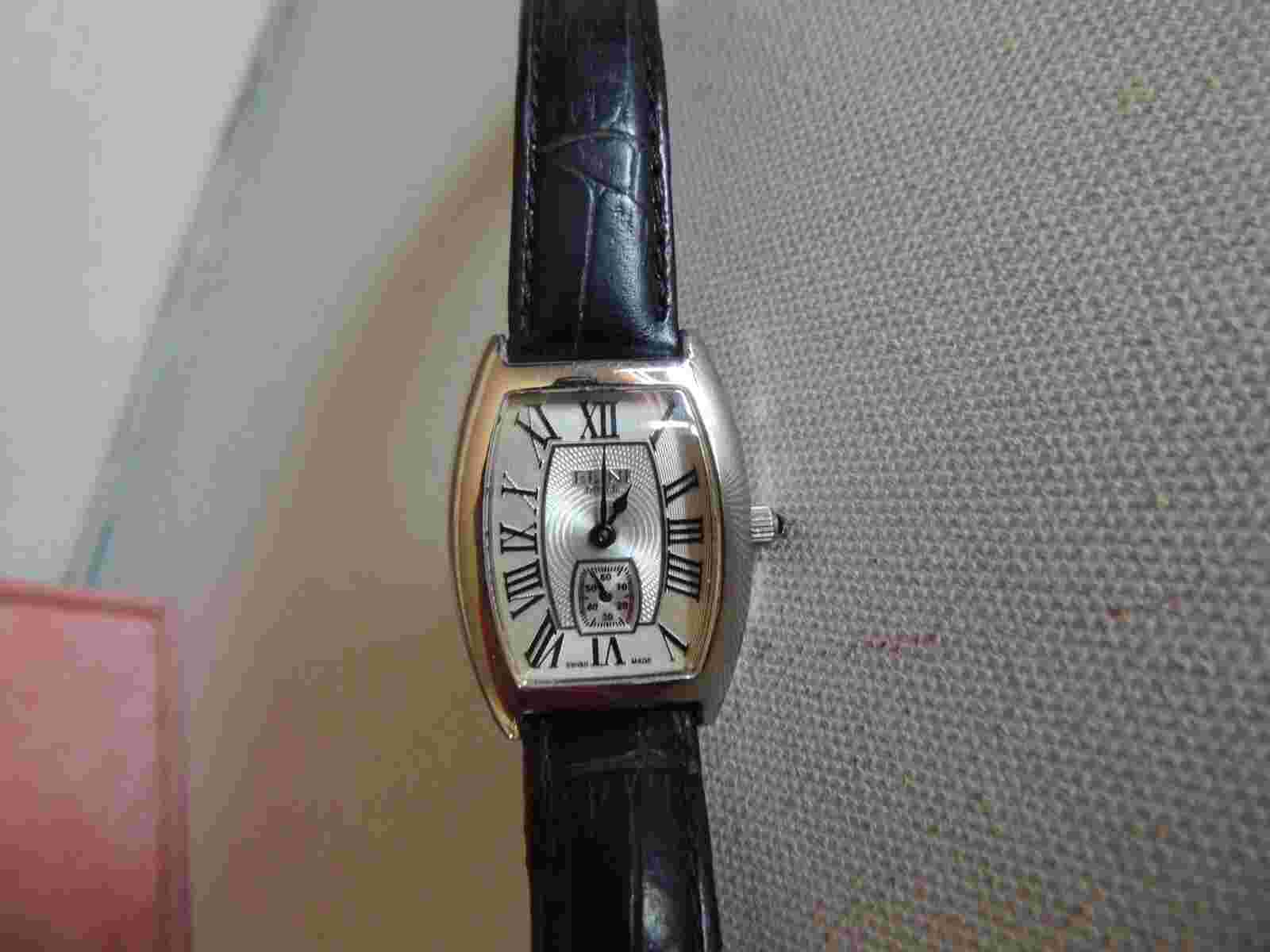 PREOWNED WOMENS ELINI DOLCE SWISS MADE WATCH LEATHER BAND W/ BOX & PAPERS