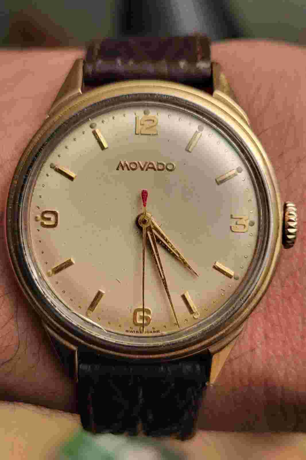MOVADO STAINLESS STEEL/BEZEL CROWN SOLID GOLD 14K. MILITARY CASE.1950'S