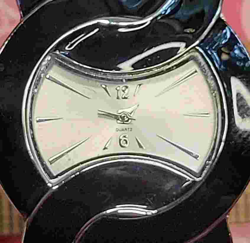 Black Cuff Band GEN1326K 423 Analog Watch New Battery In Very Good Condition