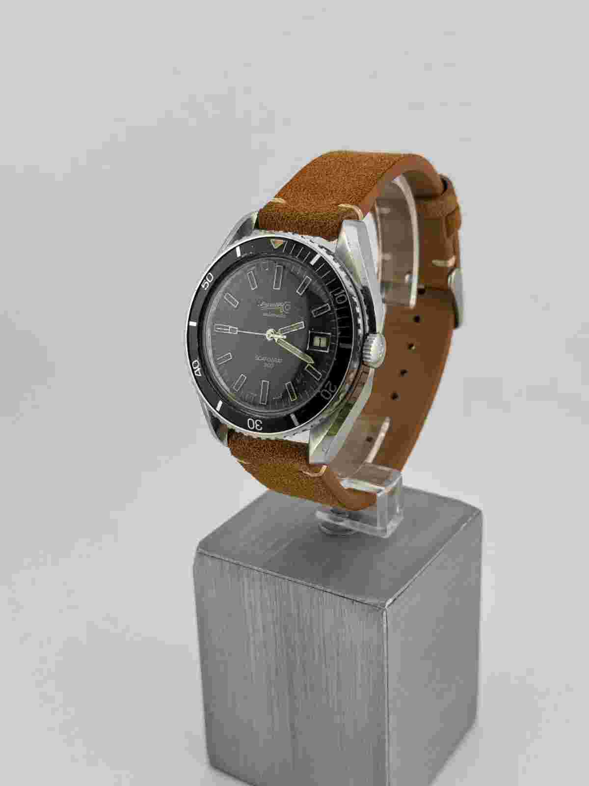 Eberhard Scafograf 300 Asymmetric Case Diver Vintage Swiss Made Rare