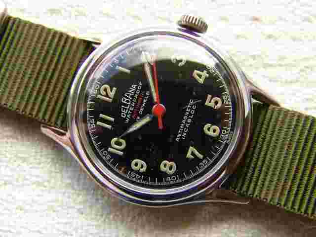 WWII PERIOD men's DELBANA automatic military style WRISTWATCH good condition