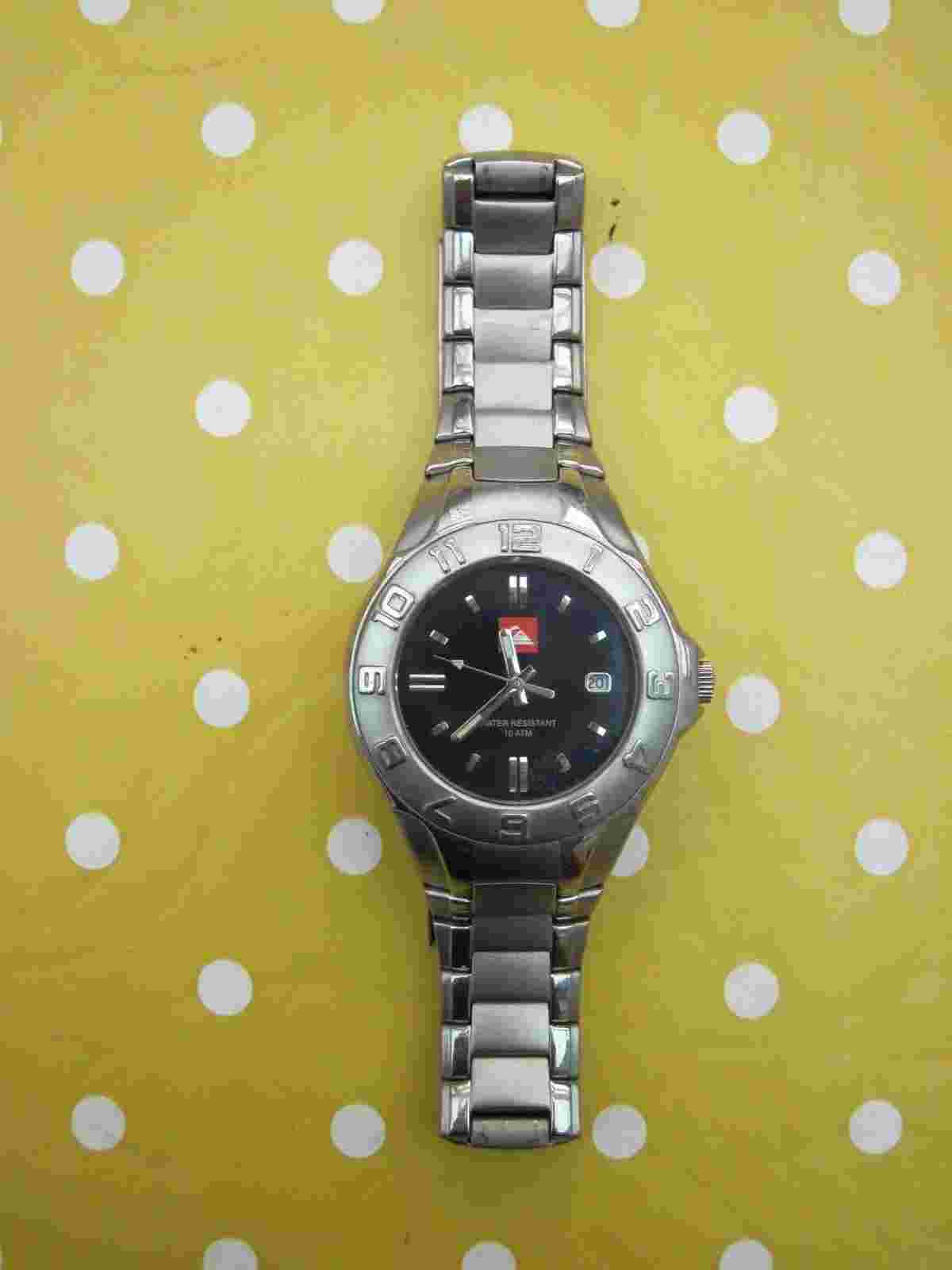 QUIKSILVER WATCH VGC ALSO SELLING ANIMAL  RIP CURL  MAMBO AND OTHER SURF WATCHES