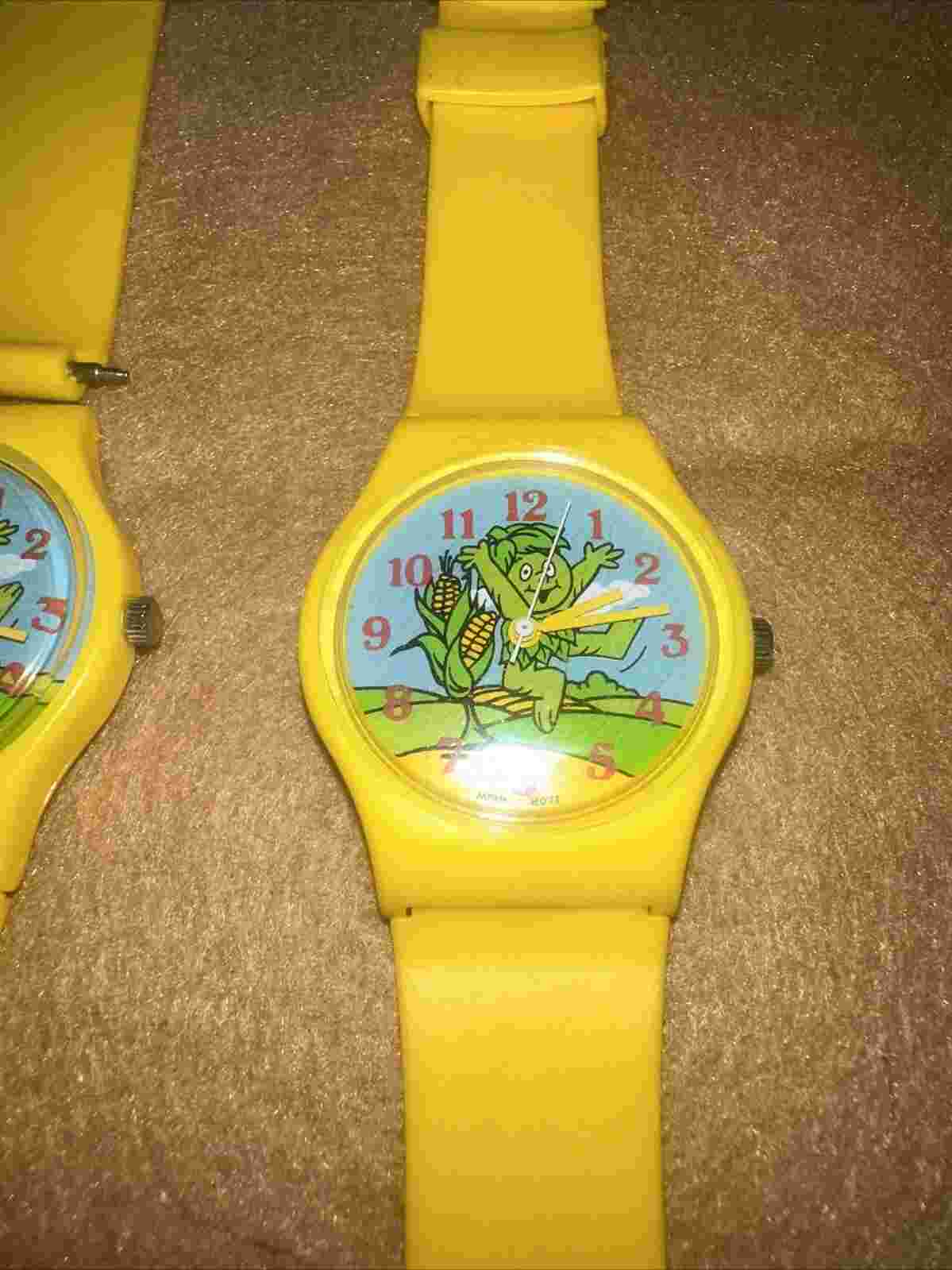 LOT OF 2 VINTAGE JOLLY GREEN GIANT LITTLE SPROUT YELLOW WRIST WATCH WORKS!