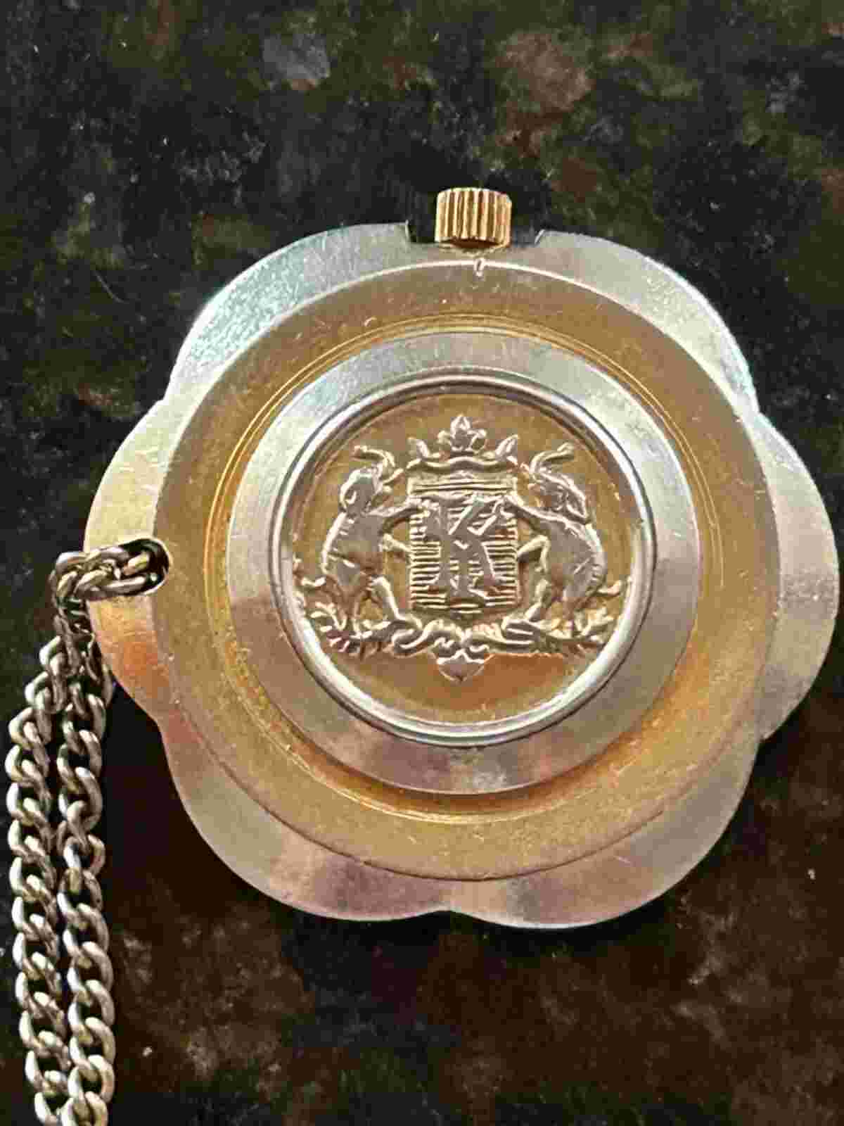 Vintage Massy De Luxe Wind Watch w/26" pendant necklace in good working codition