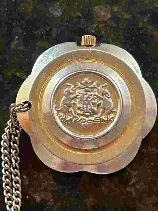 Vintage Massy De Luxe Wind Watch w/26" pendant necklace in good working codition