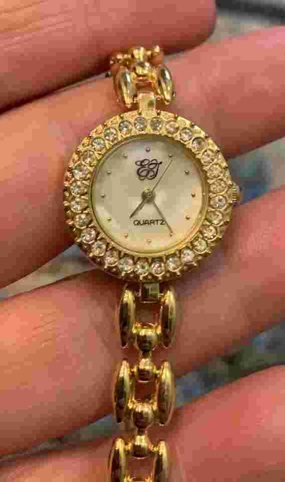 Elizabeth Taylor Watch Women Gold Tone MOP Crystals New Battery 7.75" Working