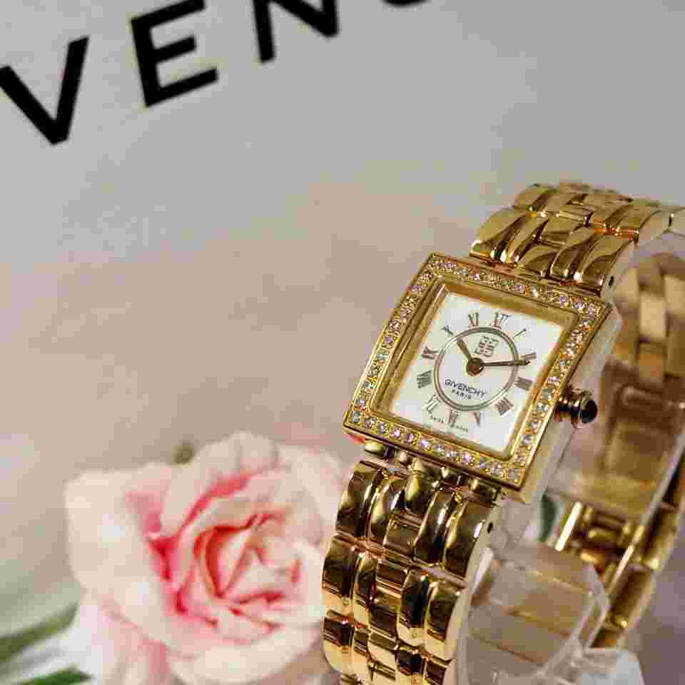 Givenchy Ladies Quartz Watch Diamond Bezel 0.3ct Shell Face Stainless Steel