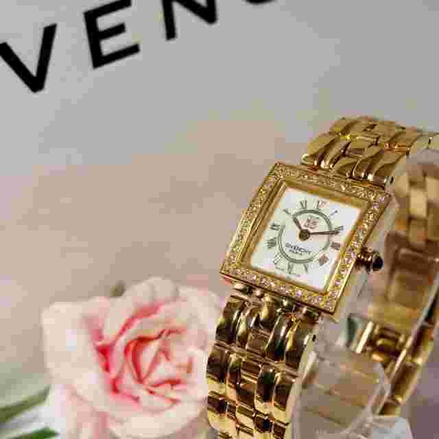 Givenchy Ladies Quartz Watch Diamond Bezel 0.3ct Shell Face Stainless Steel