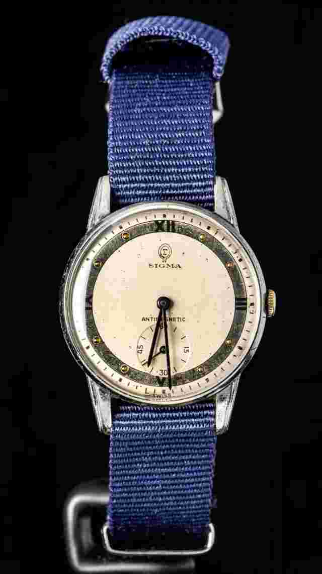 Sigma Men's Manual-Wind Sub-Dial Watch (Vintage)-- Working,  Ø33mm Case