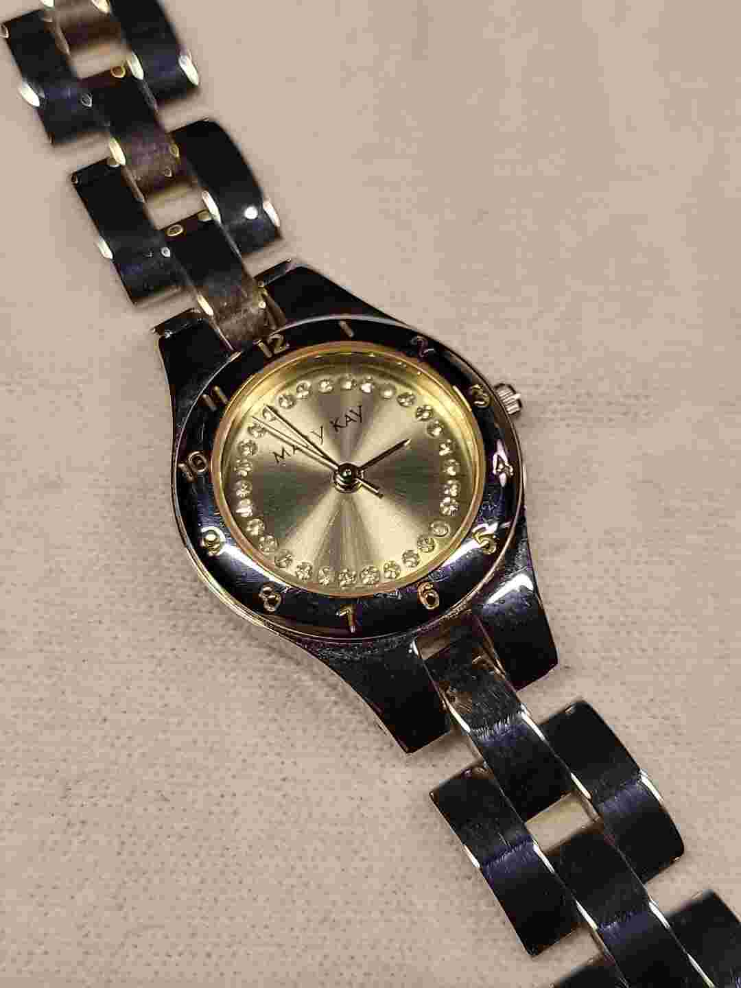 Vintage Mary Kay Ladies Silvertone Watch With Box