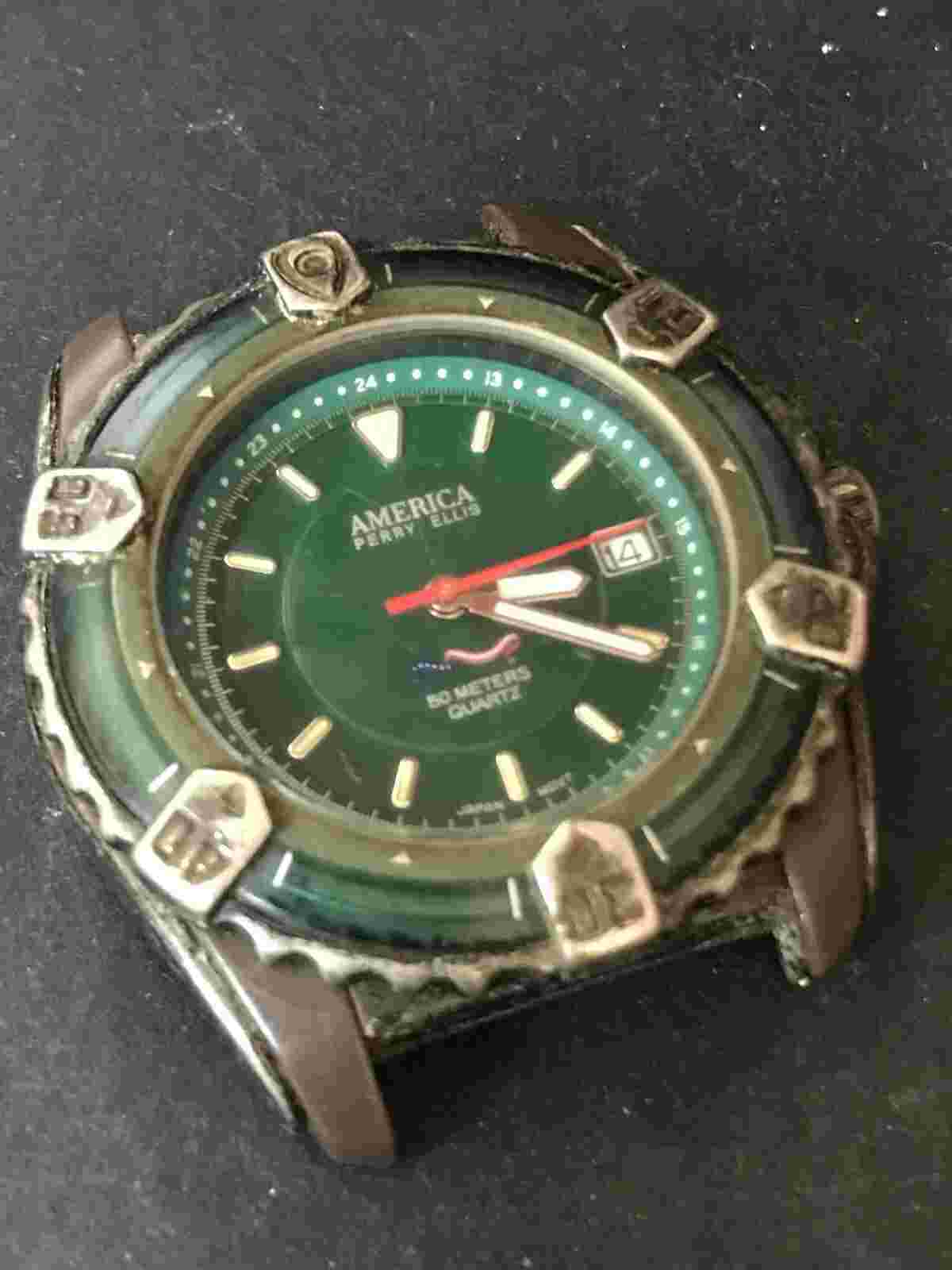 American Perry Ellis APE2264 Green Dial Calendar Quartz Men Watch, Run (Lot2161)