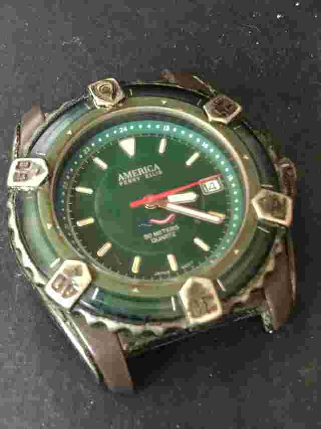 American Perry Ellis APE2264 Green Dial Calendar Quartz Men Watch, Run (Lot2161)