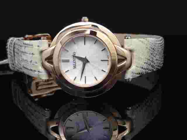 Valentino V38SBQ5002 Rose Gold V-Collection Lizard Leather Band Women's Watch